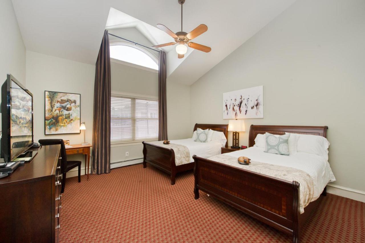 The Bradley Boulder Inn Bagian luar foto