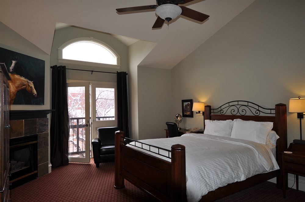 The Bradley Boulder Inn Bagian luar foto