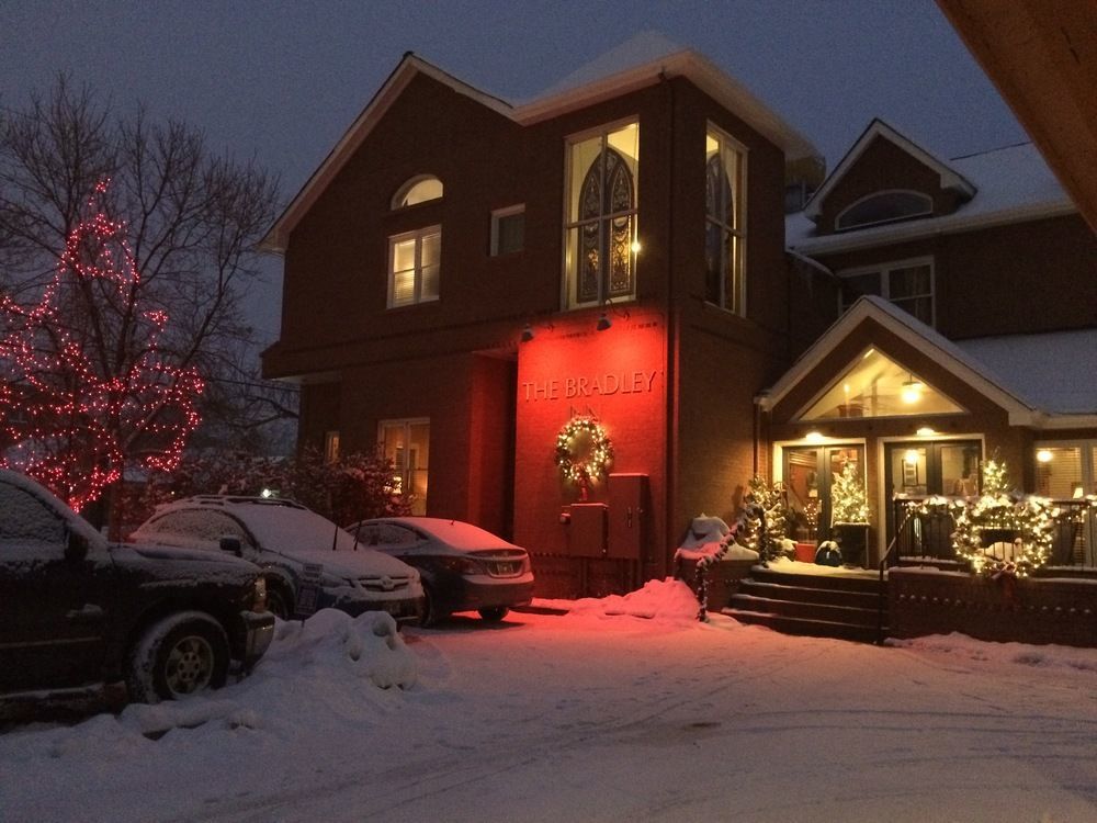 The Bradley Boulder Inn Bagian luar foto
