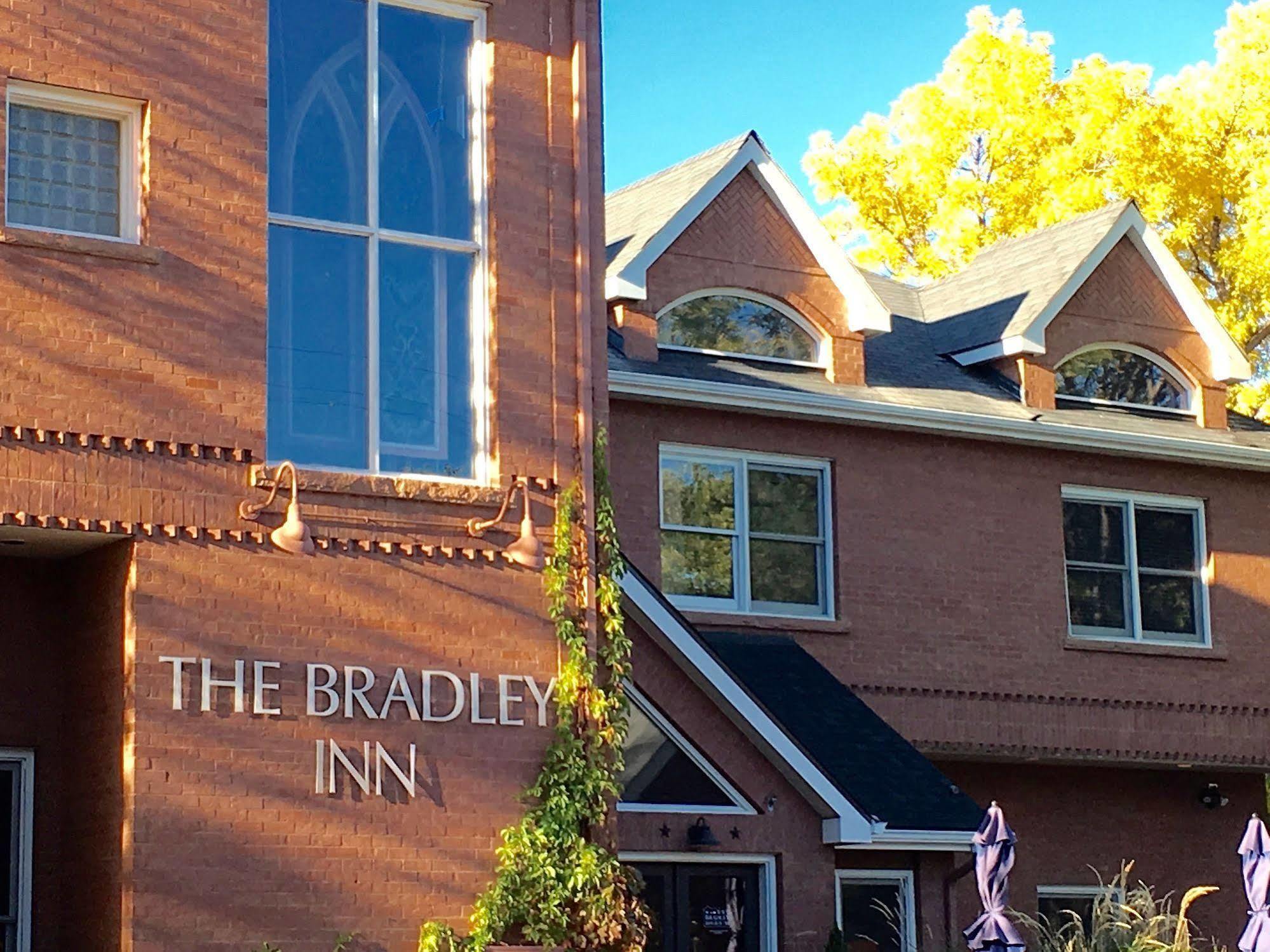 The Bradley Boulder Inn Bagian luar foto