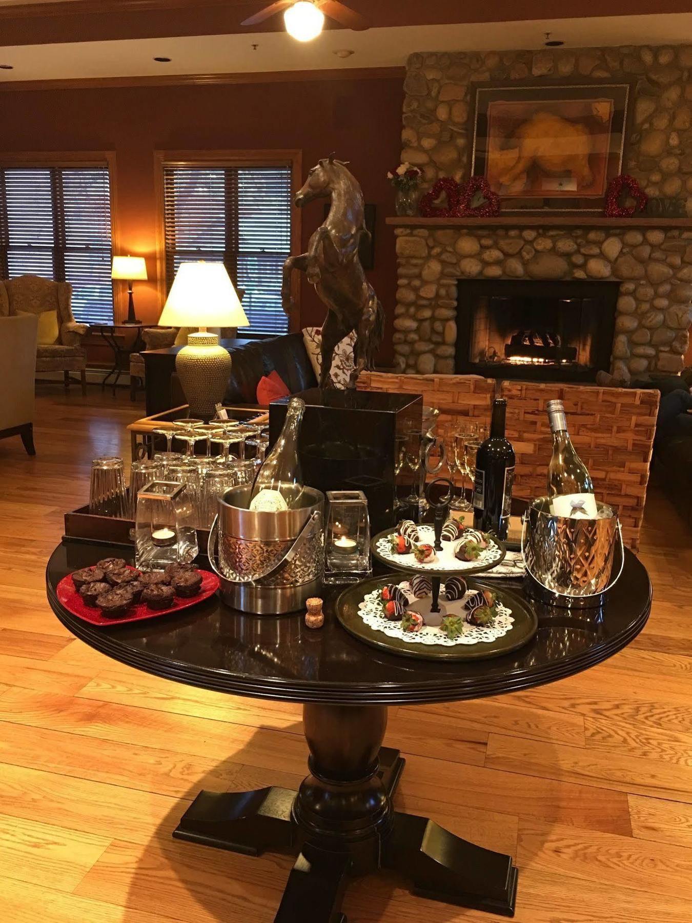 The Bradley Boulder Inn Bagian luar foto
