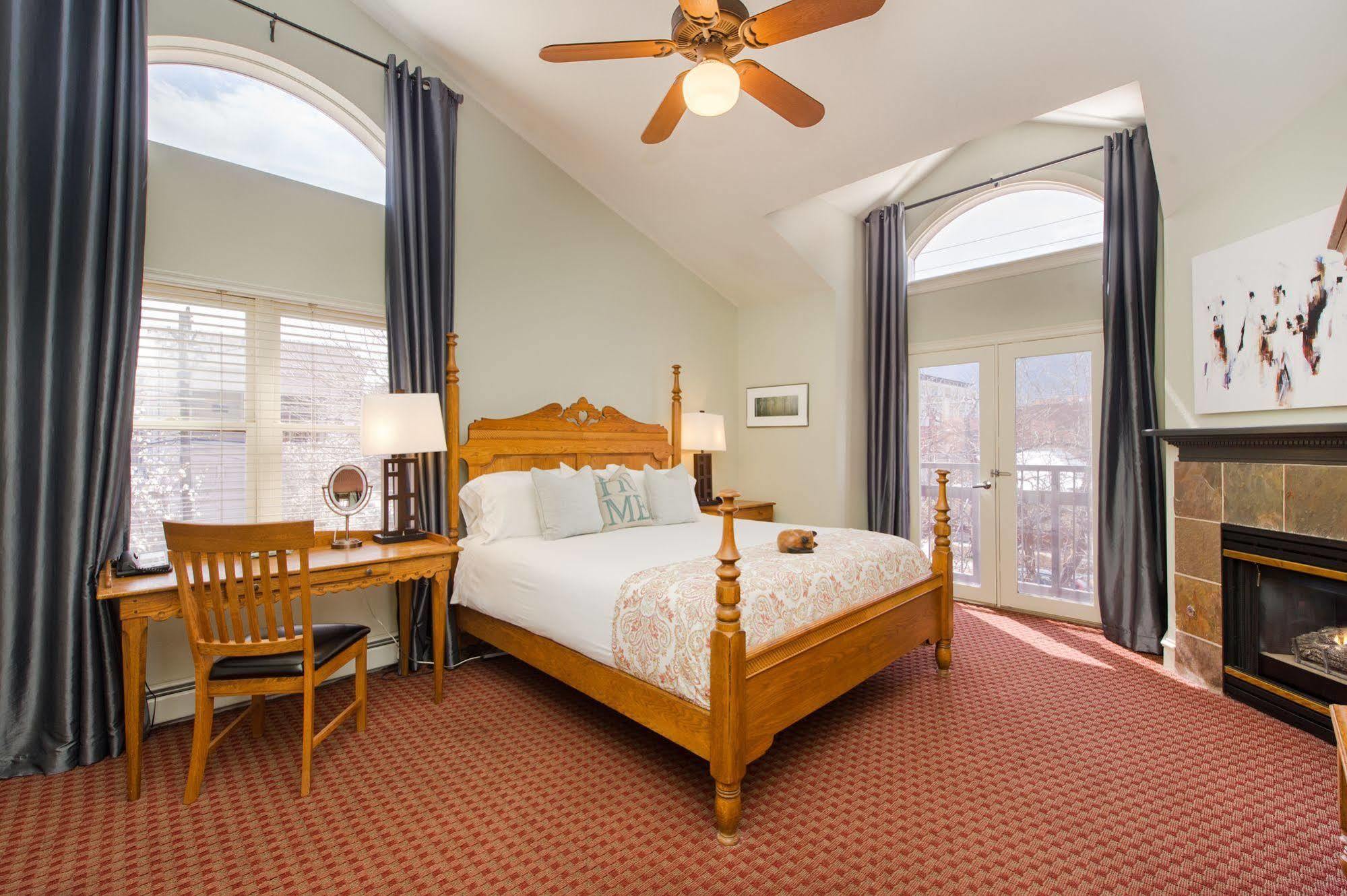The Bradley Boulder Inn Bagian luar foto