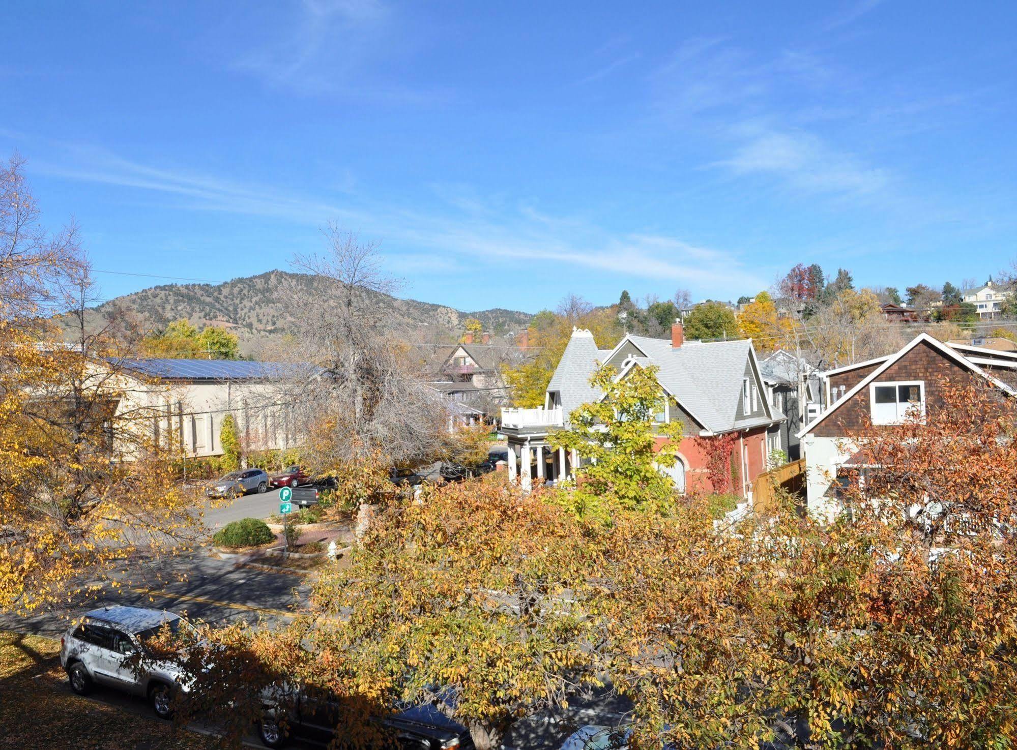 The Bradley Boulder Inn Bagian luar foto