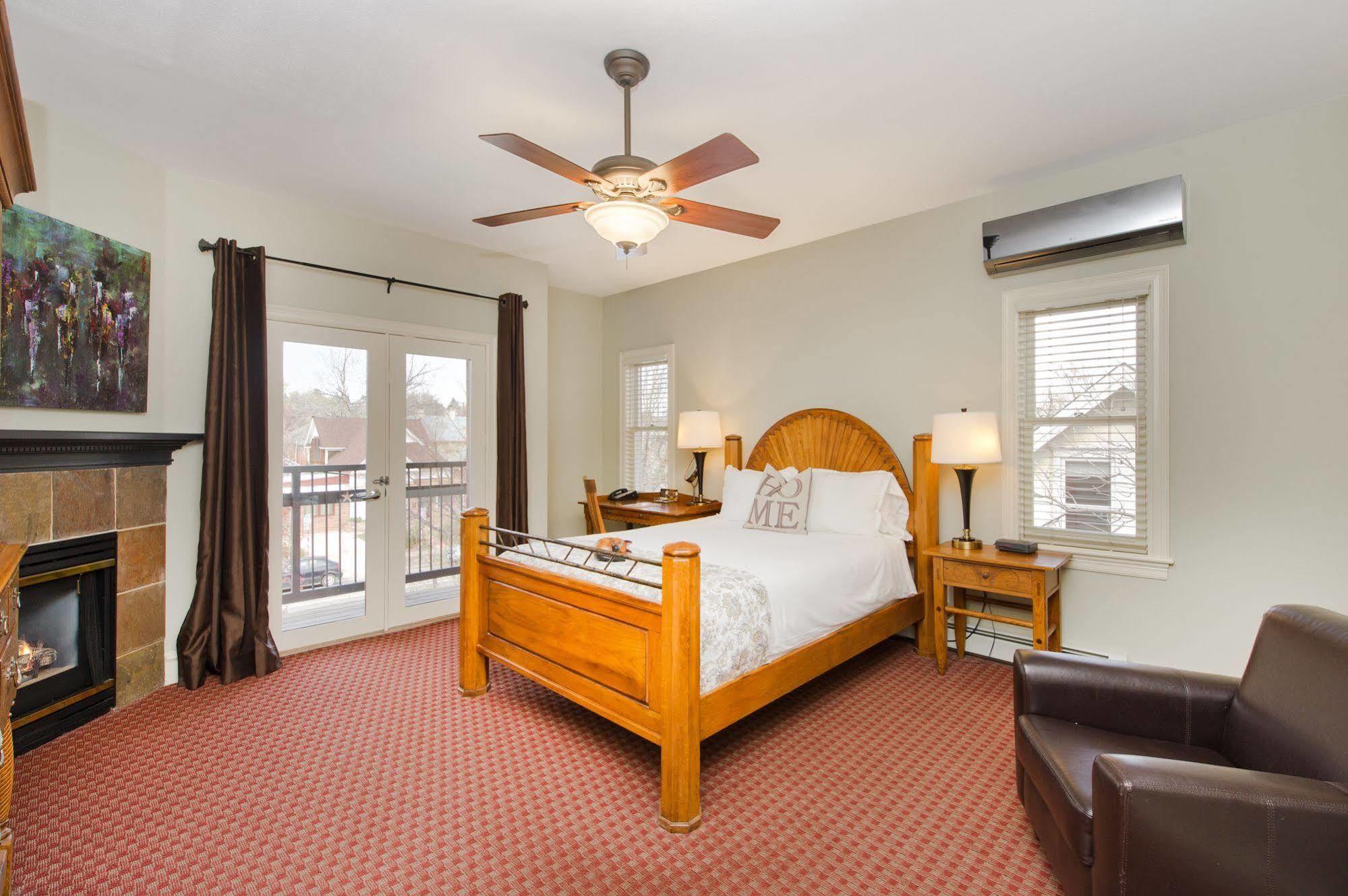 The Bradley Boulder Inn Bagian luar foto