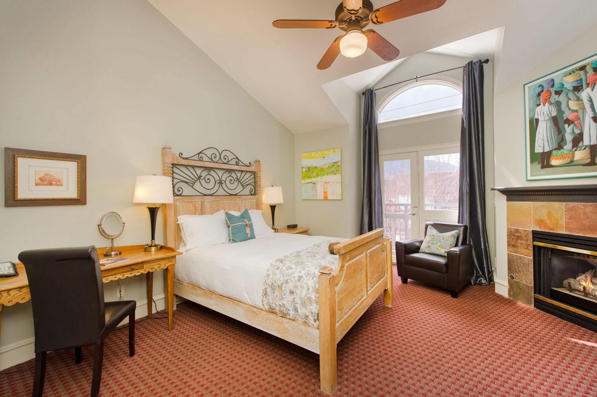 The Bradley Boulder Inn Bagian luar foto
