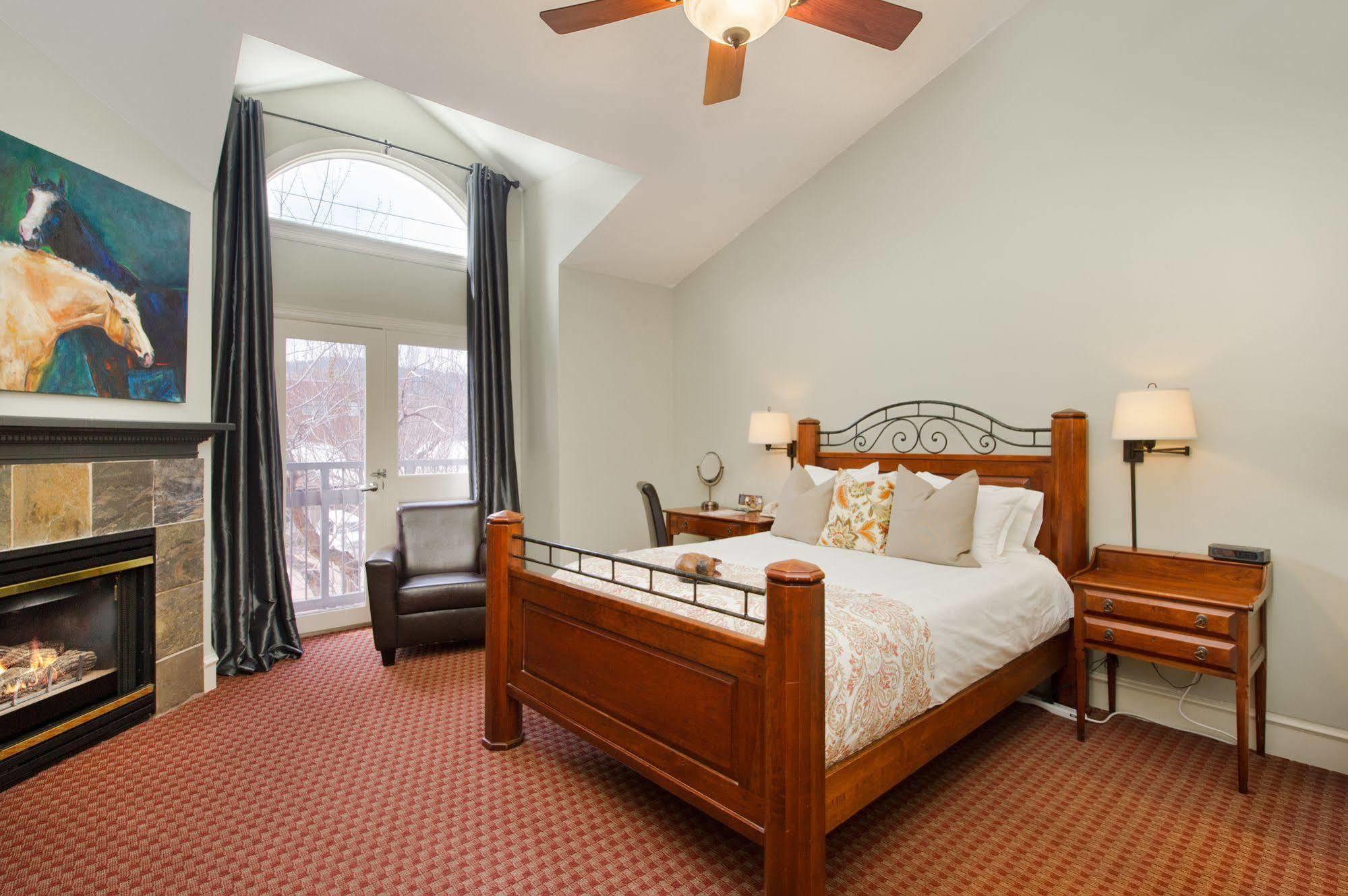The Bradley Boulder Inn Bagian luar foto