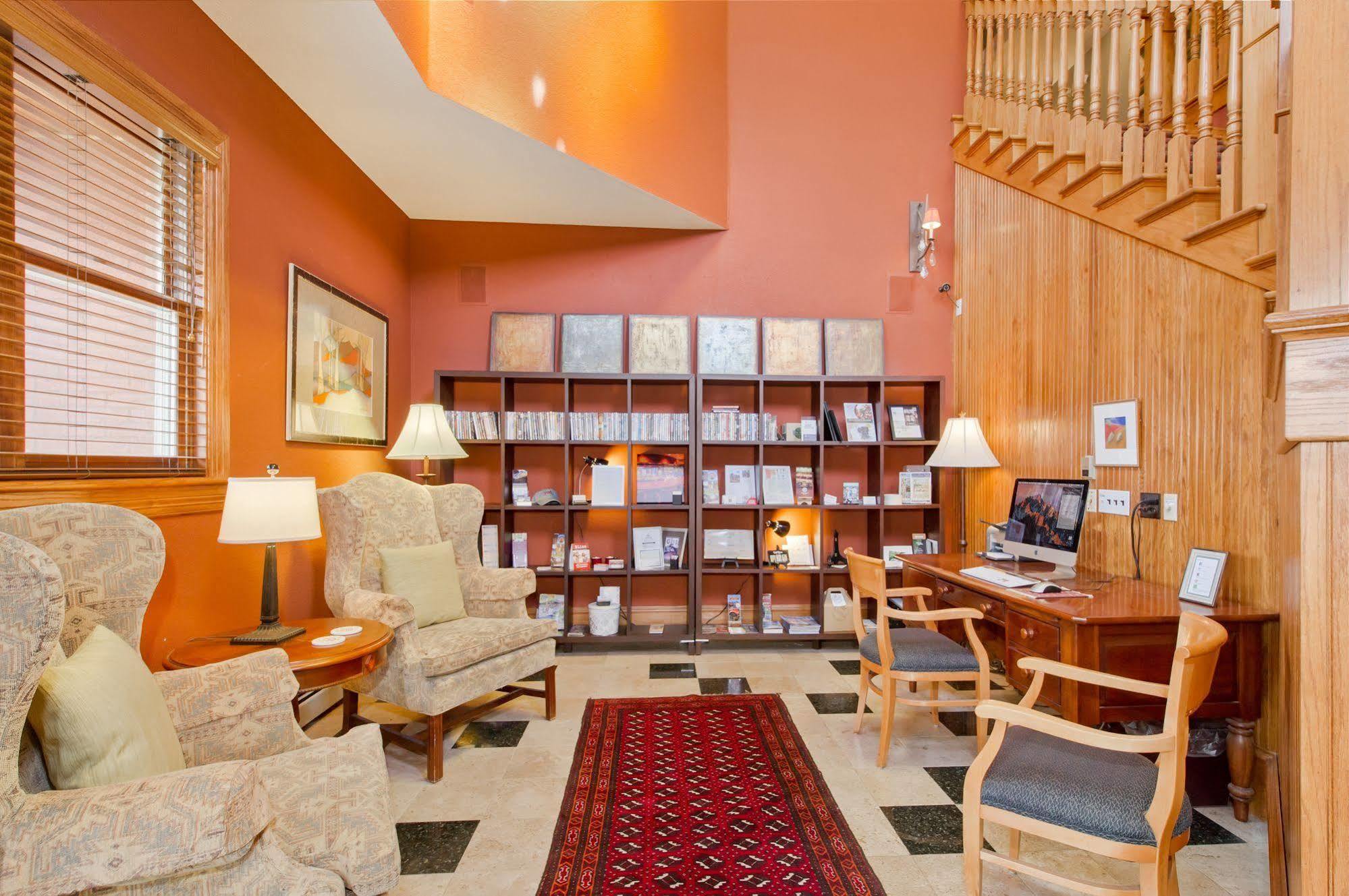 The Bradley Boulder Inn Bagian luar foto
