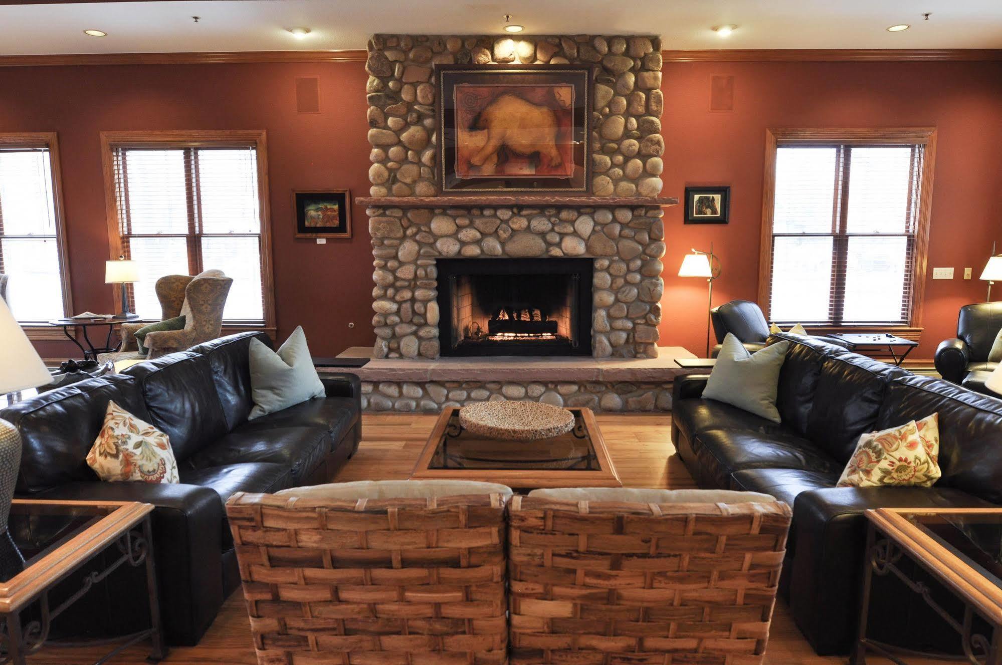 The Bradley Boulder Inn Bagian luar foto