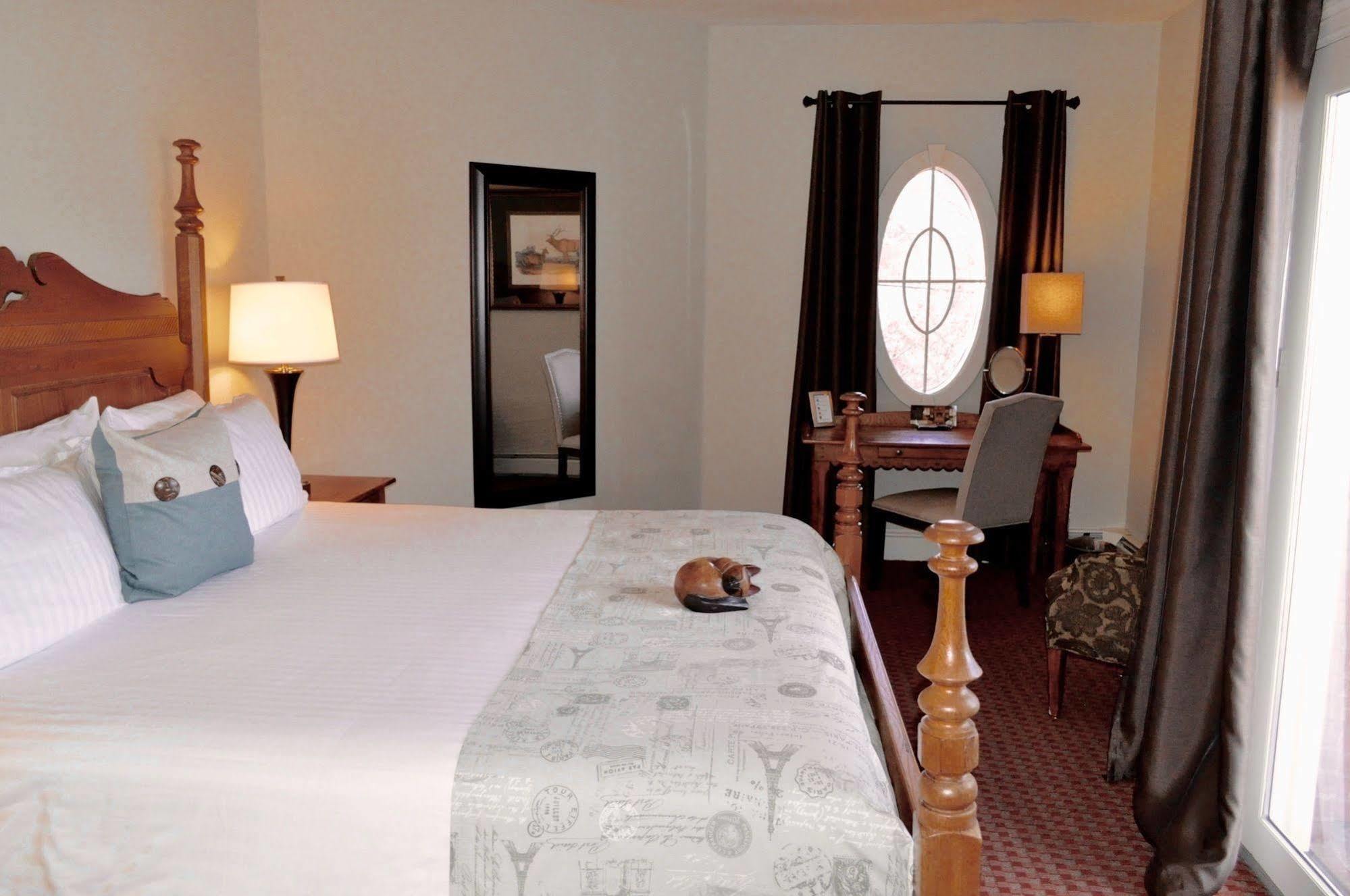 The Bradley Boulder Inn Bagian luar foto